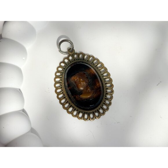 Vintage Tortoise Colored Baroness Victorian Cameo Pendant - Picture 2 of 7